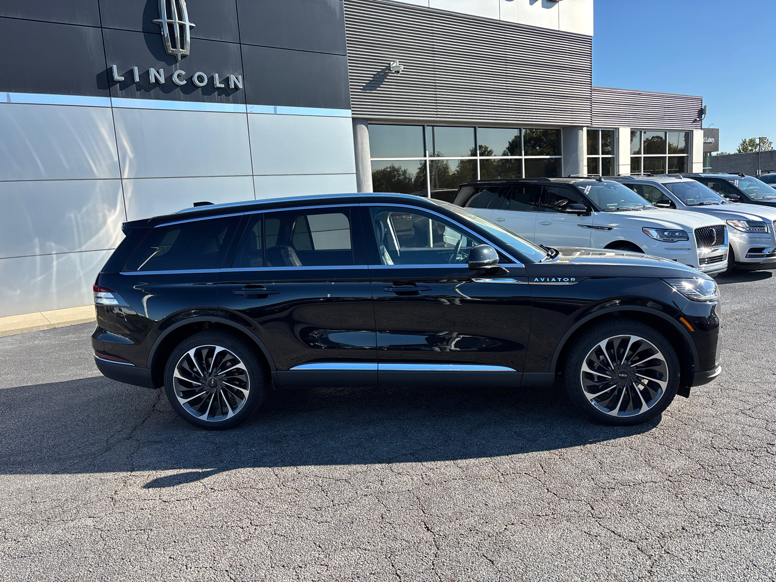 New 2025 Lincoln Aviator Reserve w/ Illumination Package image 8