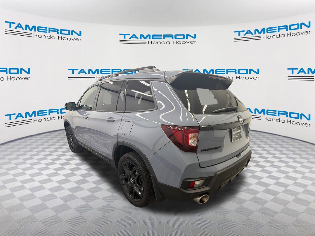 Used 2024 Honda Passport Black Edition image 3