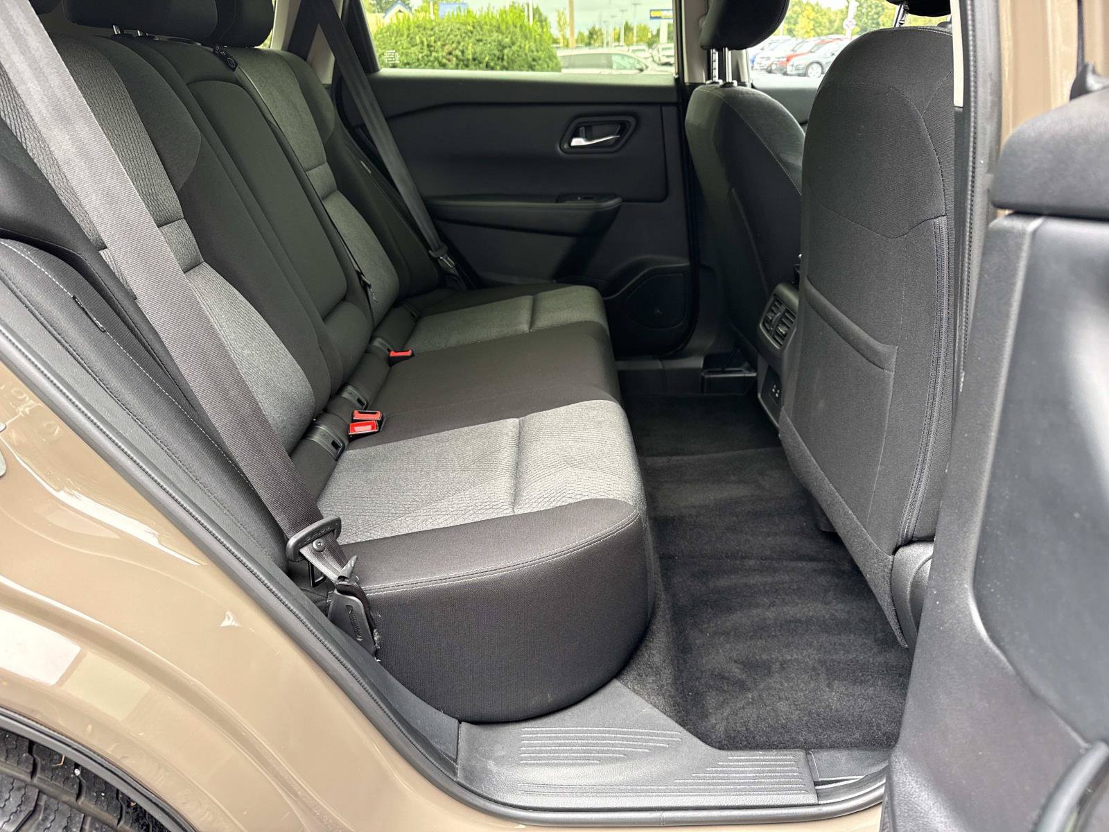 Used 2025 Nissan Rogue SV AWD/4WD image 26