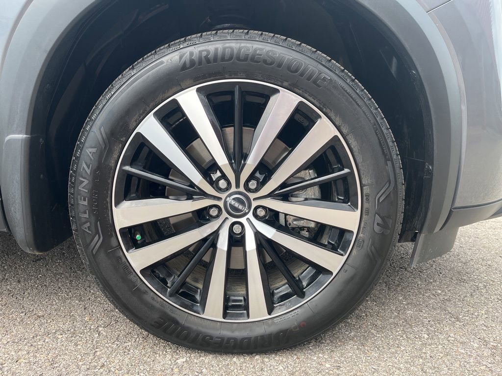 Used 2025 Nissan Pathfinder Platinum w/ Cargo Package image 17