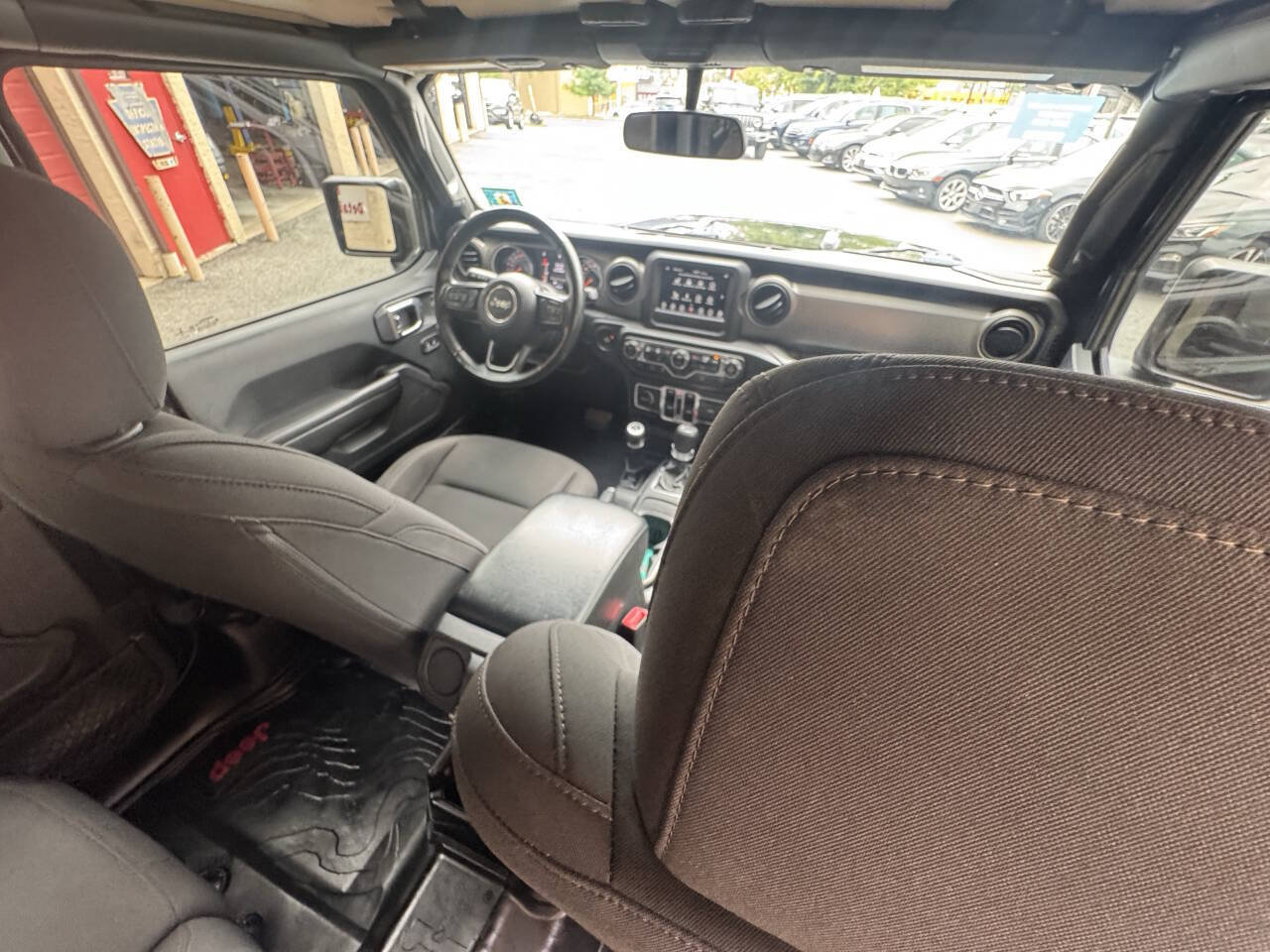 Used 2018 Jeep Wrangler Unlimited Sport S AWD/4WD image 23