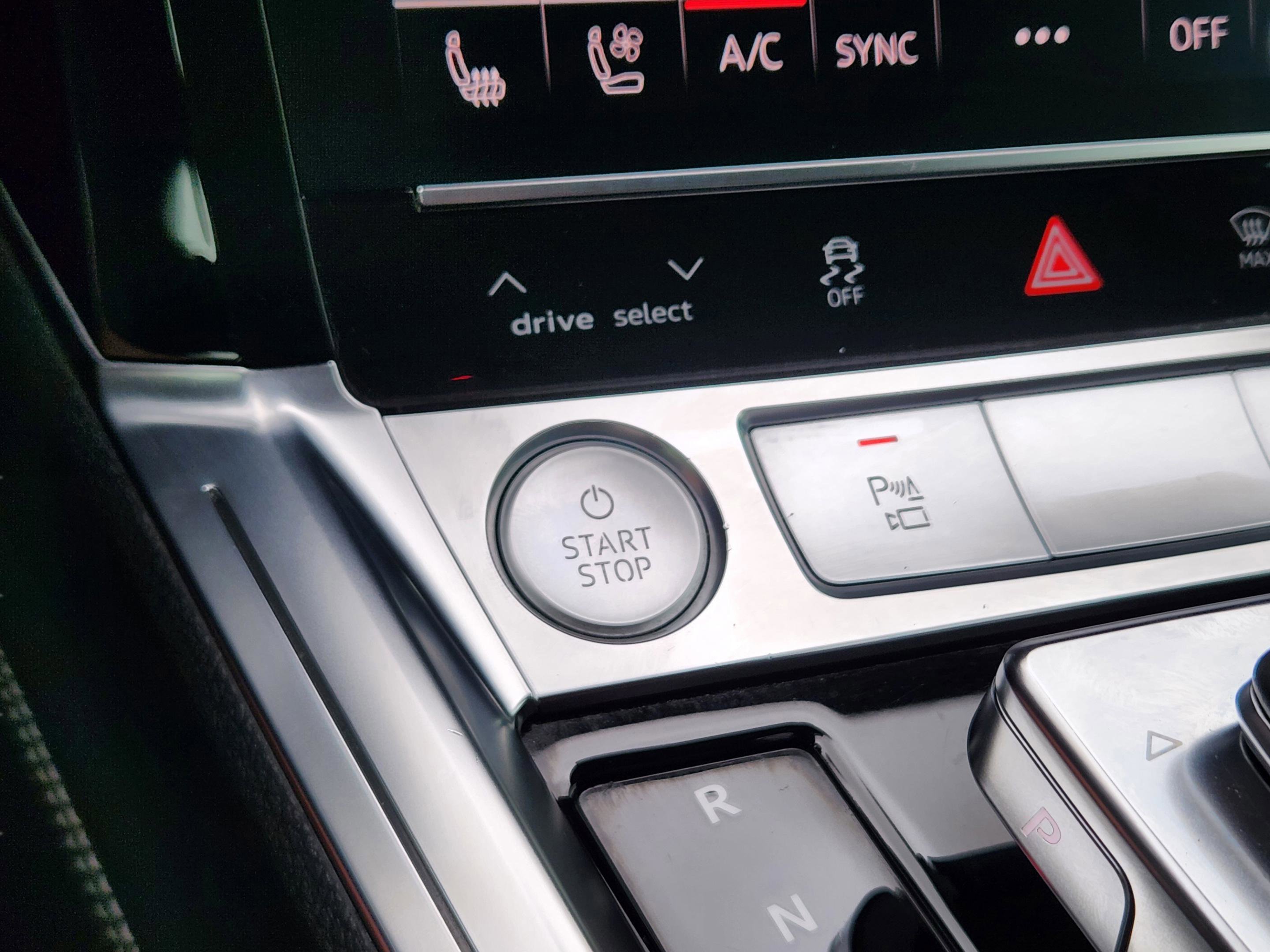 Used 2019 Audi e-tron Prestige w/ Prestige Package image 14