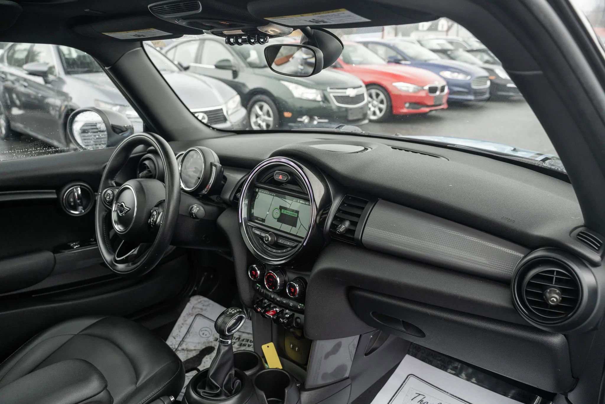 Used 2019 MINI Cooper 2-Door Hardtop image 11