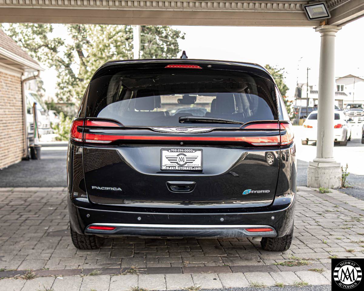 Used 2023 Chrysler Pacifica Touring-L FWD image 10