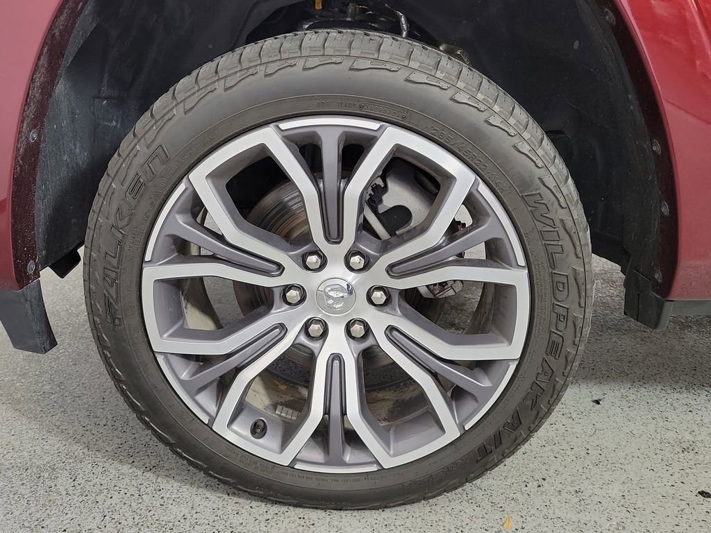 Used 2025 RAM 1500 Tungsten w/ Off Road Group AWD/4WD image 9