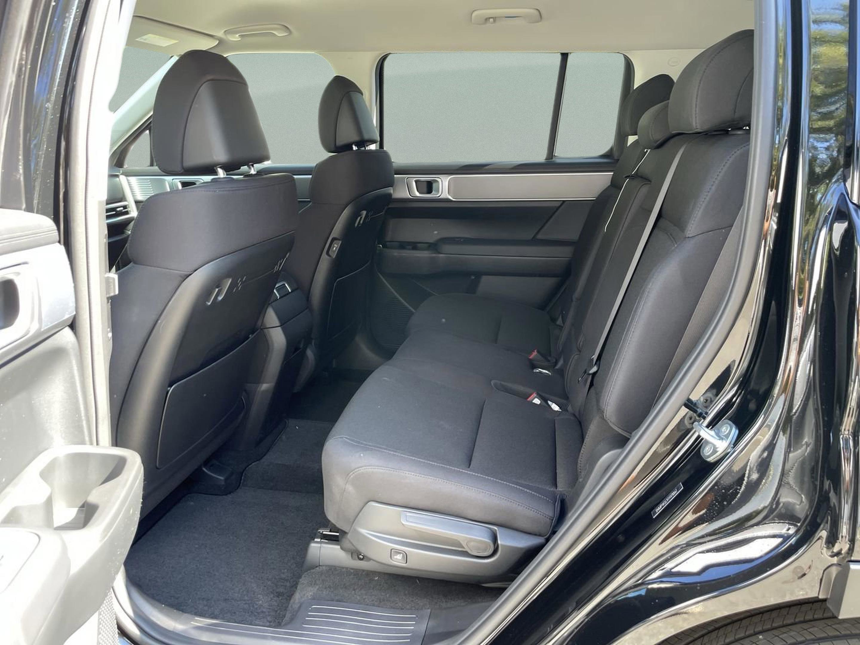 New 2026 Hyundai Santa Fe SE image 17