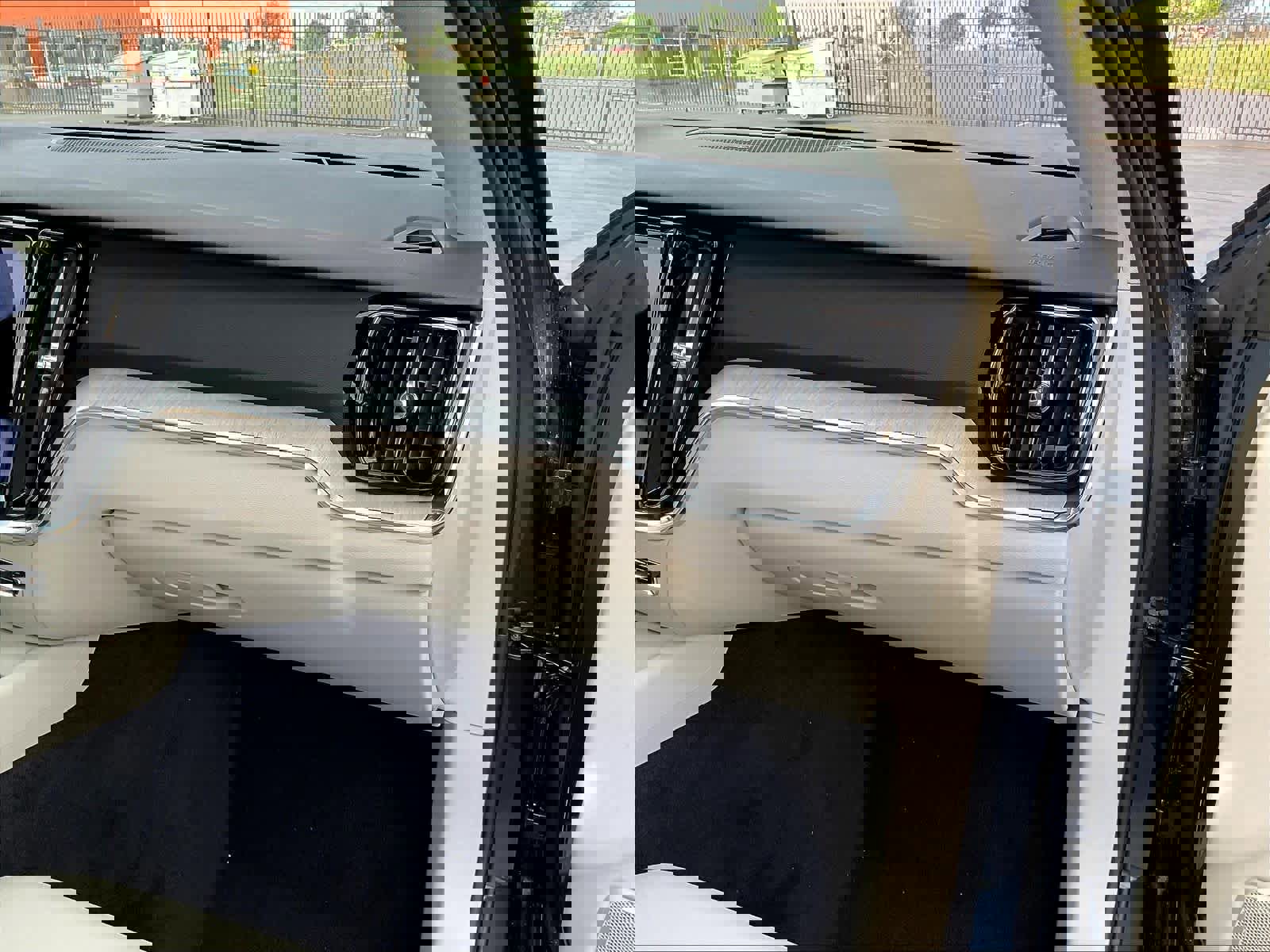 New 2026 Volvo V60 B5 Cross Country Plus w/ Climate Package image 28