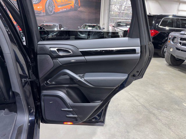 Used 2015 Porsche Cayenne S image 59