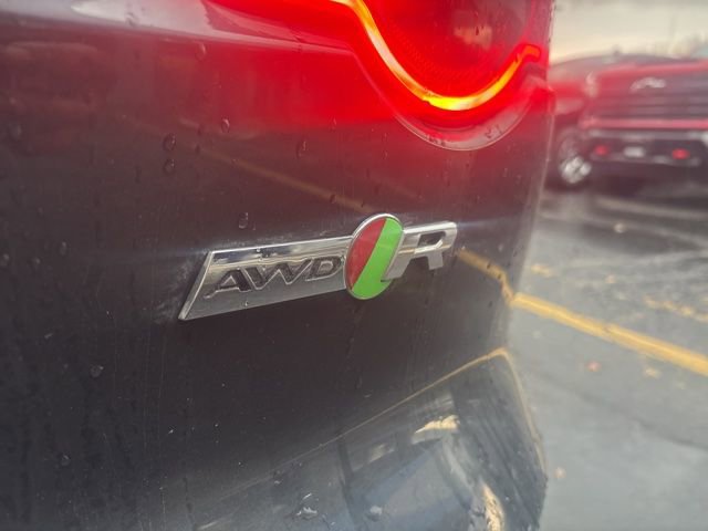 Used 2016 Jaguar F-TYPE R image 12