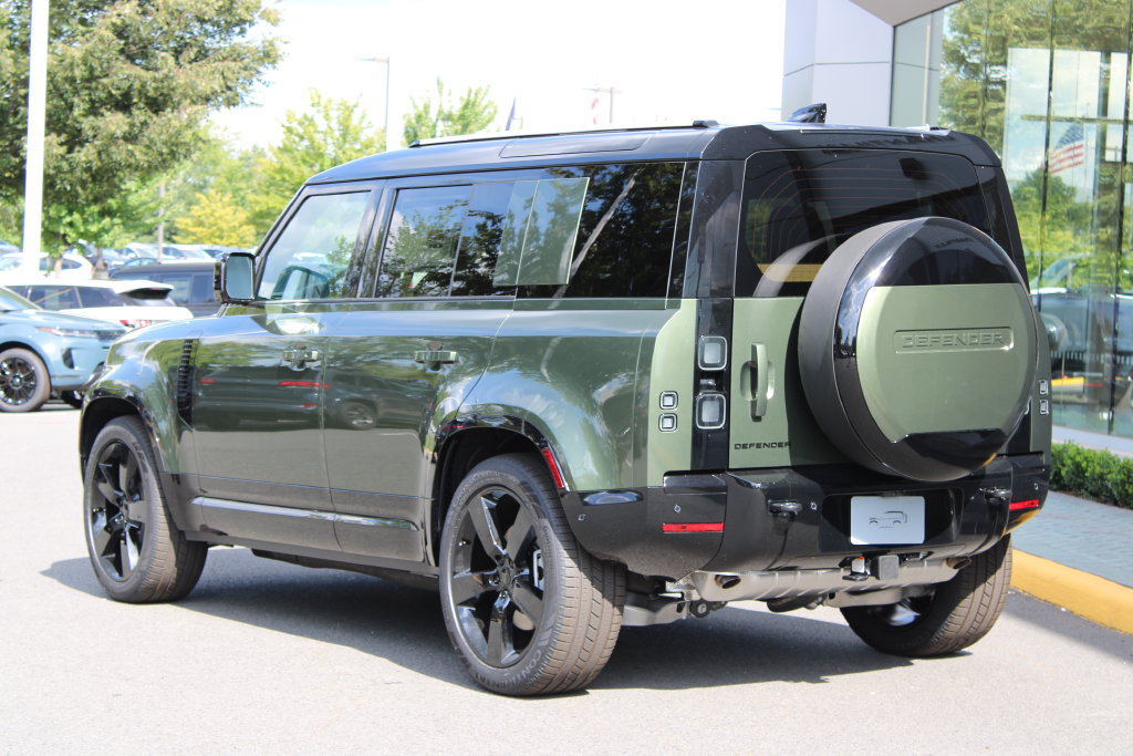 New 2026 Land Rover Defender 110 X-Dynamic SE AWD/4WD image 5