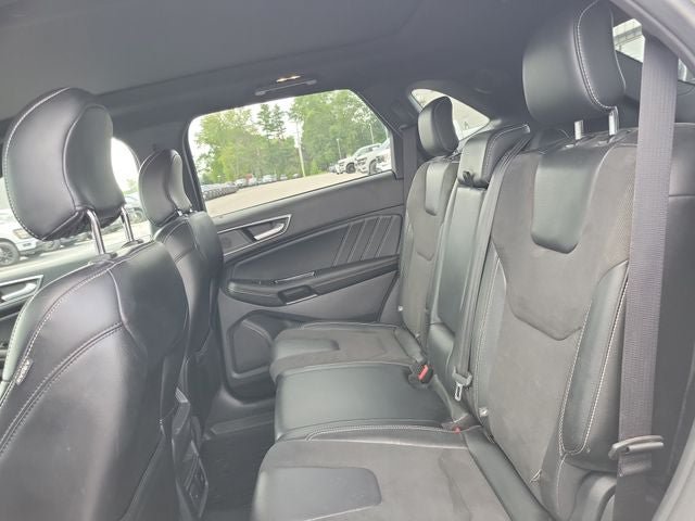 Used 2019 Ford Edge ST w/ Equipment Group 401A AWD/4WD image 32