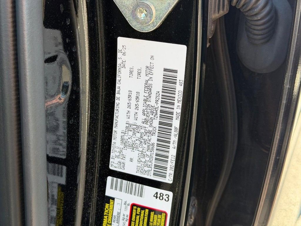 Used 2025 Toyota Tacoma TRD Sport AWD/4WD image 26