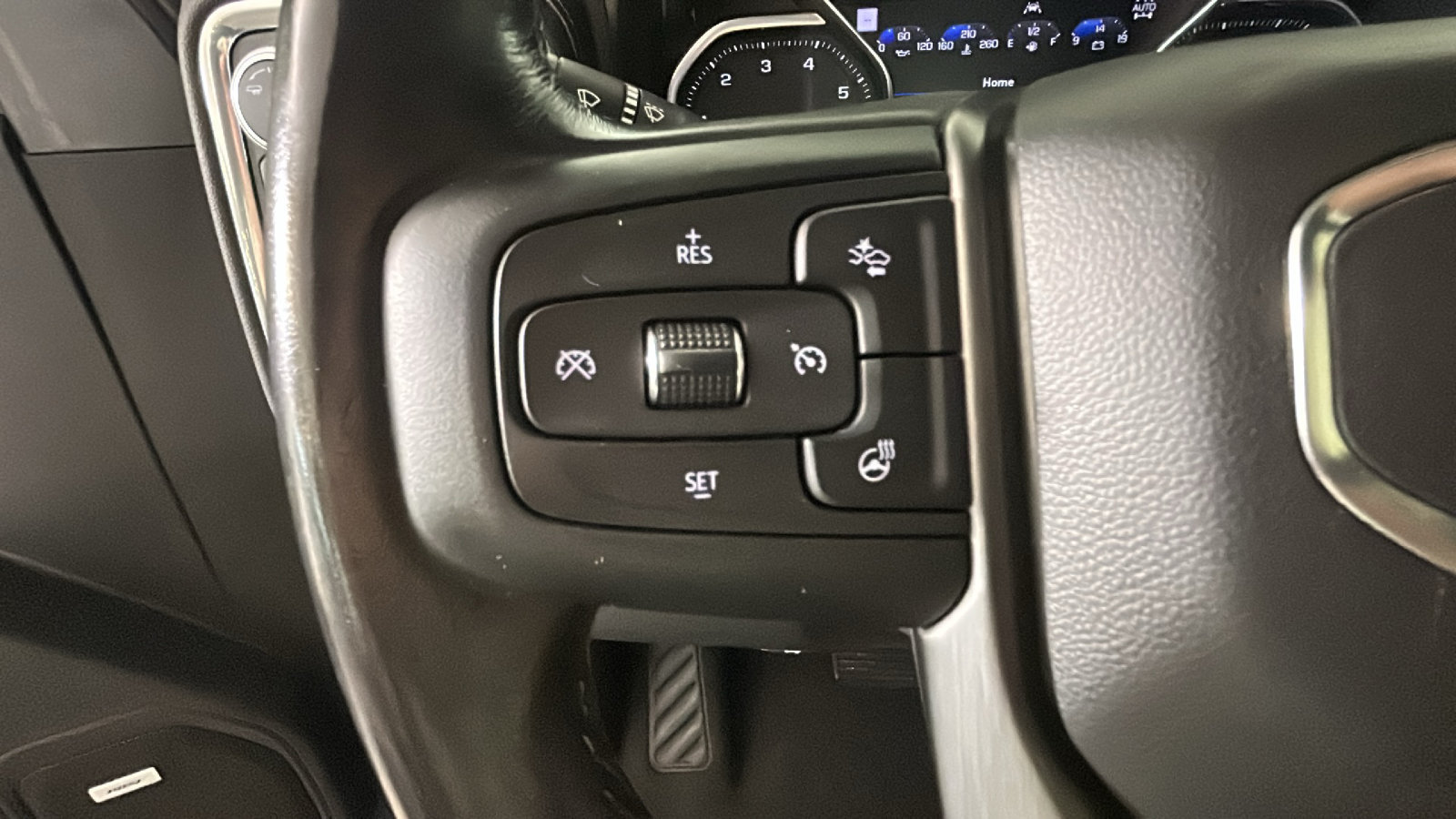 Used 2022 GMC Sierra 1500 Denali w/ Driver Alert Package II AWD/4WD image 18
