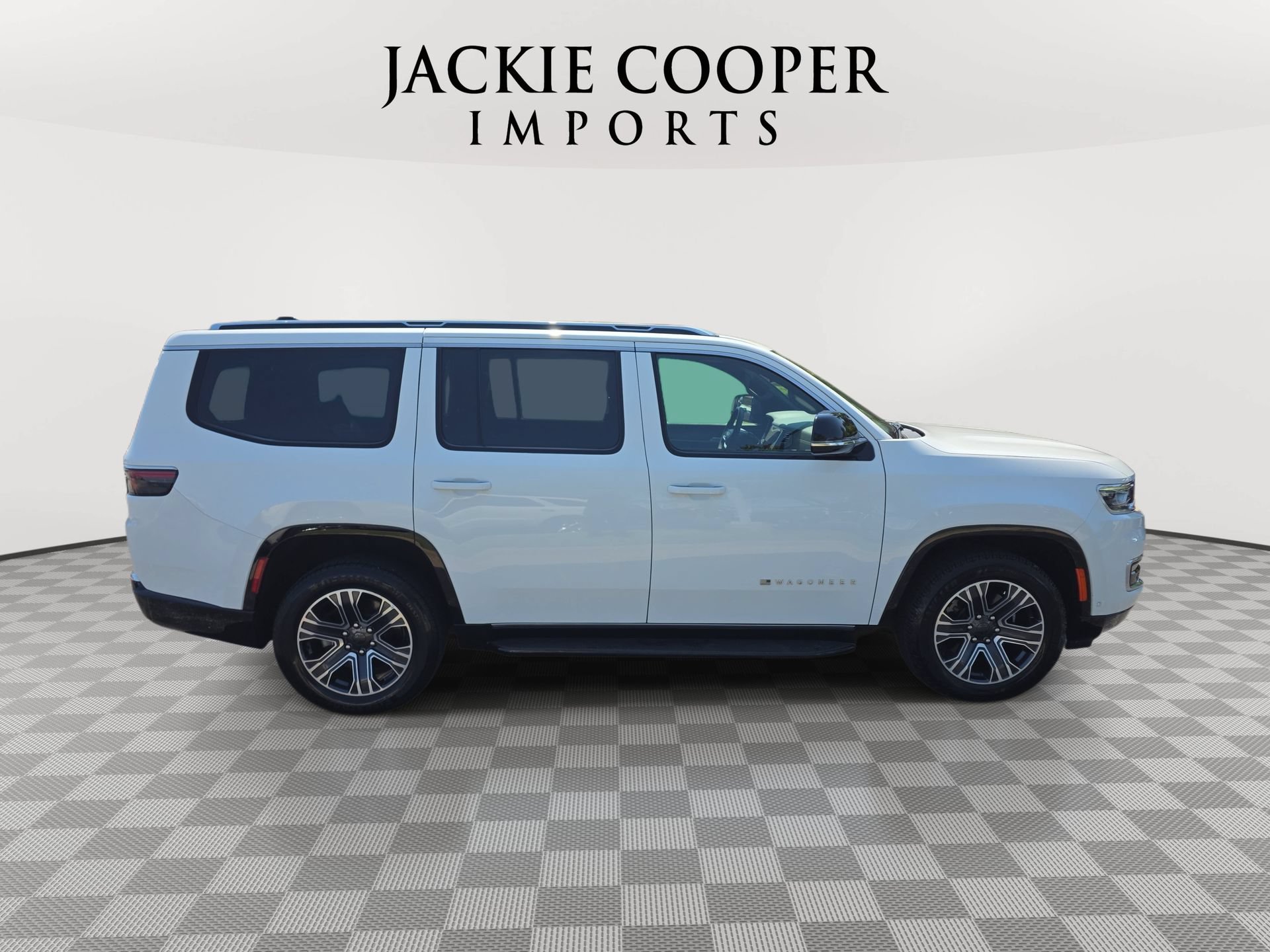 Used 2024 Jeep Wagoneer Series II w/ Flexible Seating Group RWD image 4