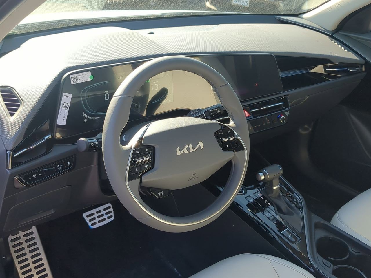 New 2025 Kia Niro EX Touring image 11