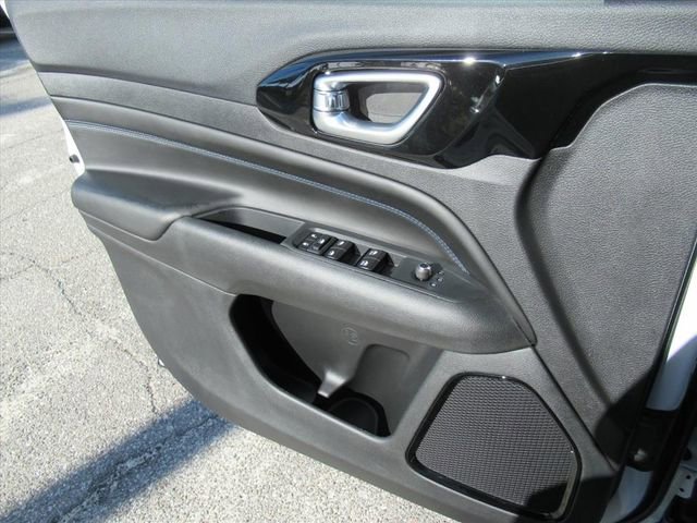 New 2026 Jeep Compass Latitude image 26