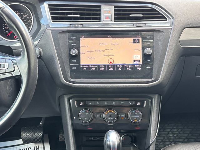 Used 2018 Volkswagen Tiguan SEL FWD image 3