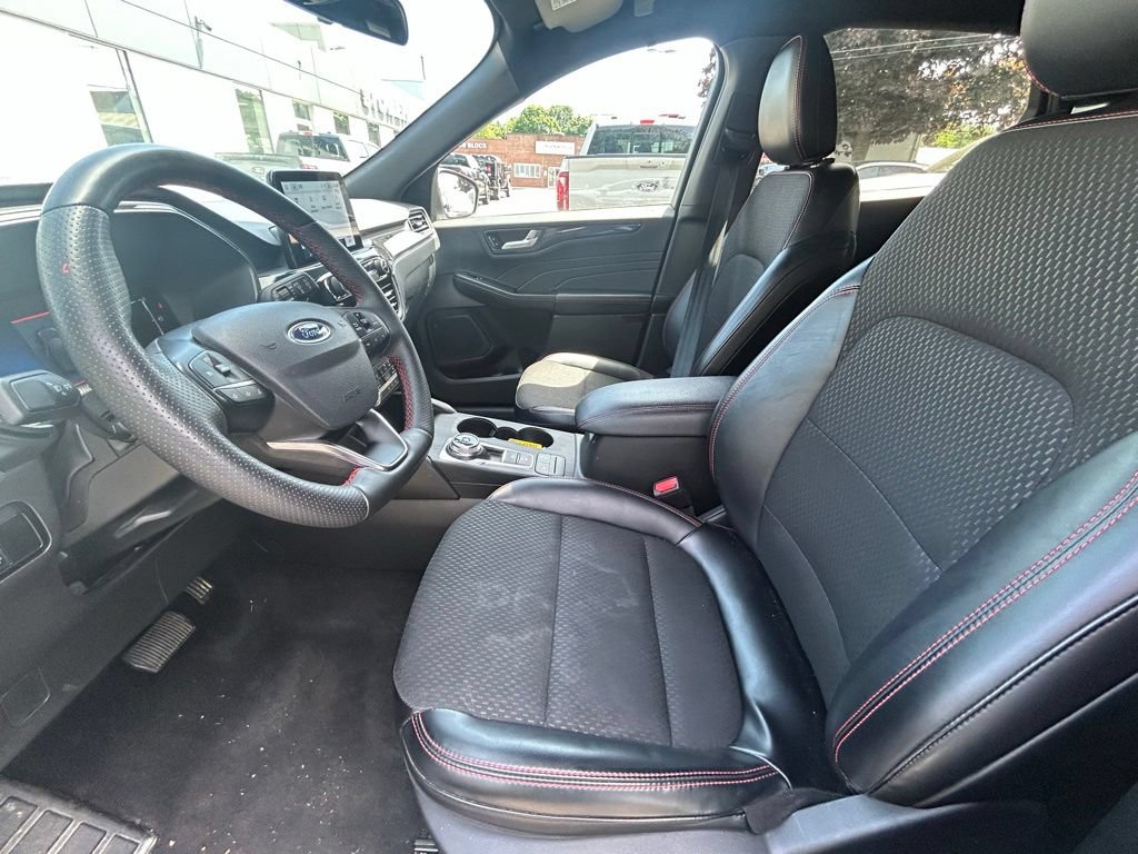 Used 2025 Ford Escape ST-Line Select AWD/4WD image 11