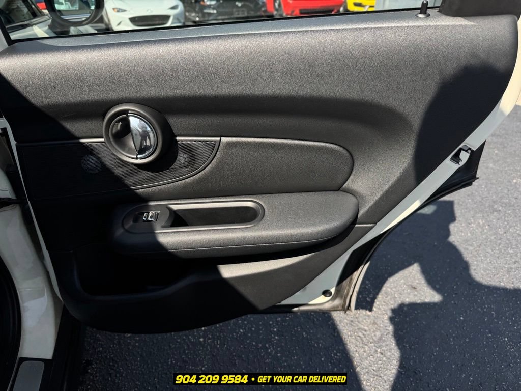 Used 2016 MINI Cooper Clubman FWD image 32