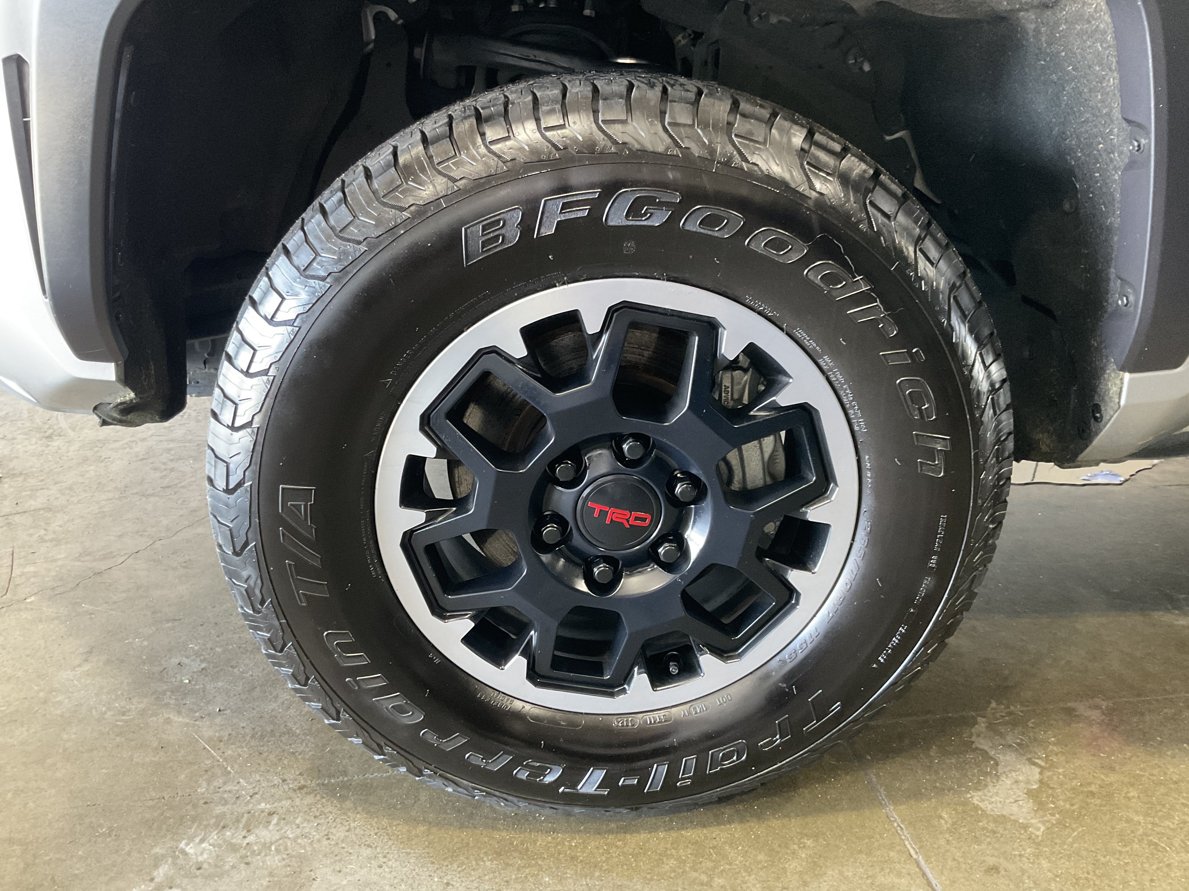 Used 2024 Toyota Tacoma TRD Off-Road AWD/4WD image 11