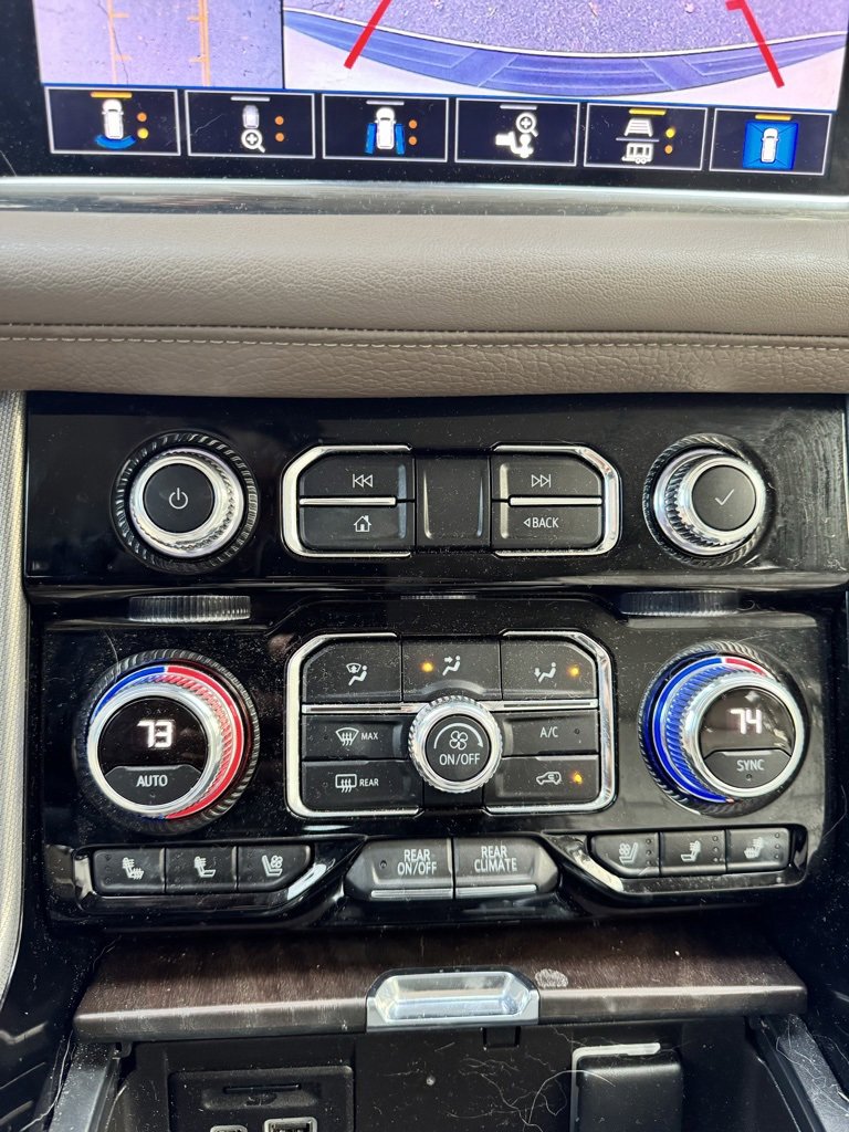 Used 2021 GMC Yukon Denali w/ Denali Premium Package image 16