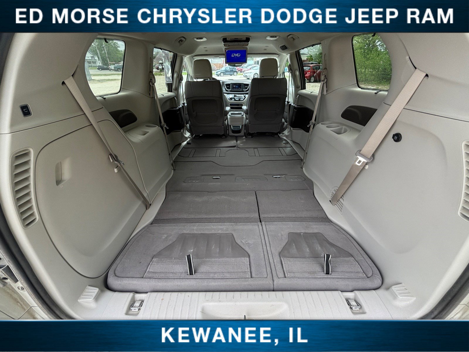 Used 2019 Chrysler Pacifica Touring-L FWD image 19