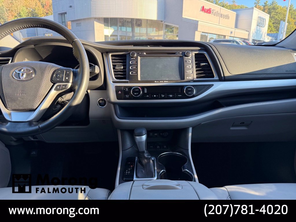Used 2019 Toyota Highlander XLE AWD/4WD image 34