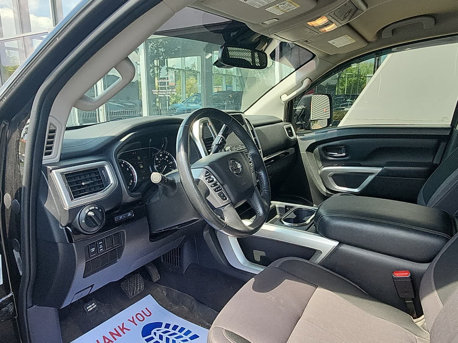 Used 2021 Nissan Titan SV w/ SV Convenience Package AWD/4WD image 5
