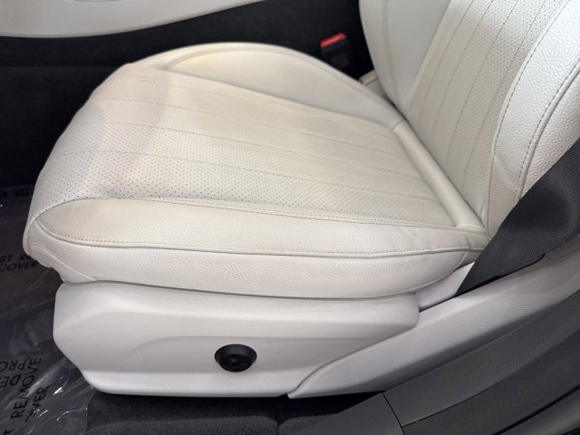 Used 2022 Mercedes-Benz E 350 4MATIC Sedan w/ AMG Line Exterior image 21