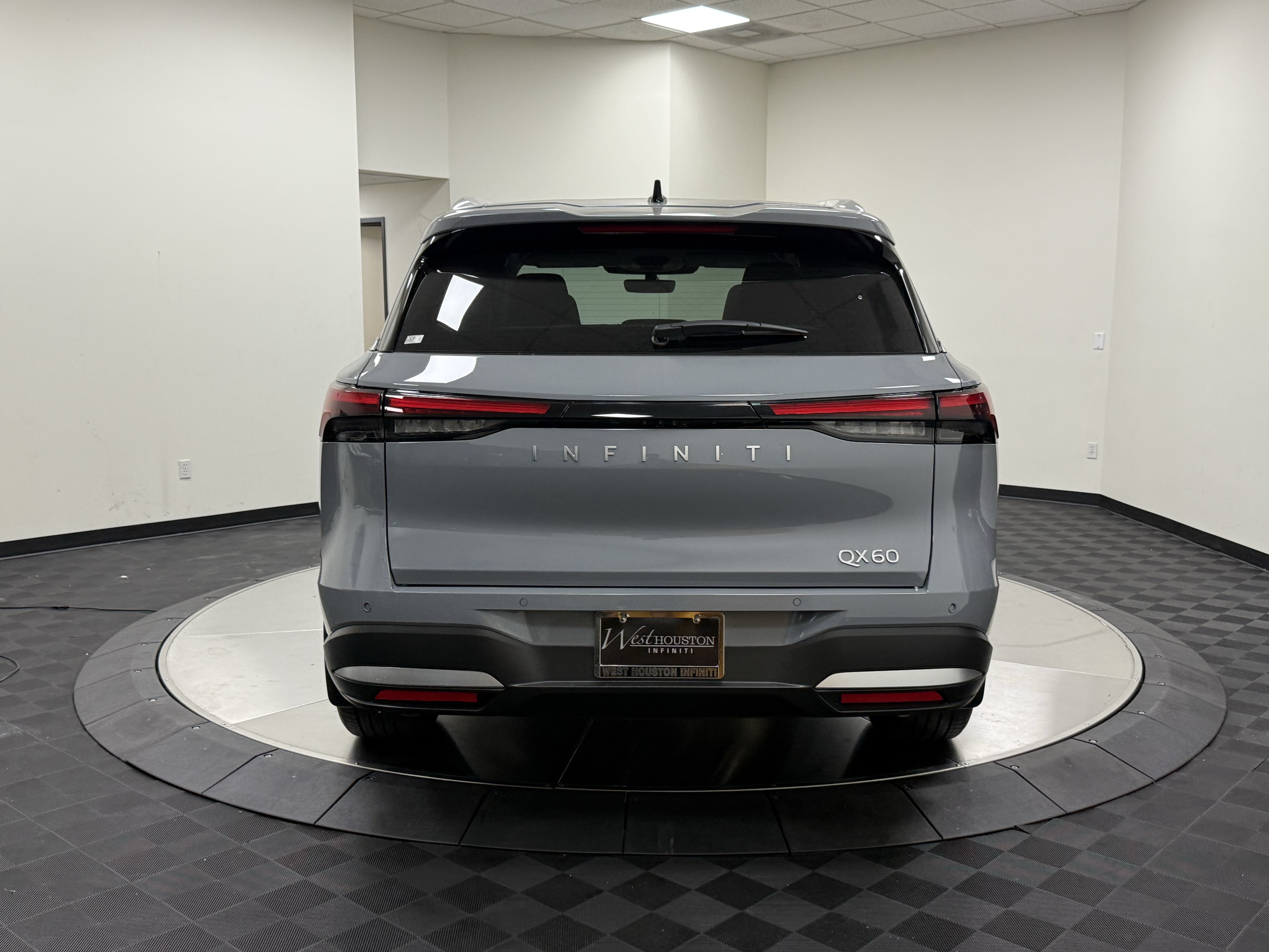 Certified 2027 INFINITI QX60 Luxe w/ Cargo Package FWD image 7