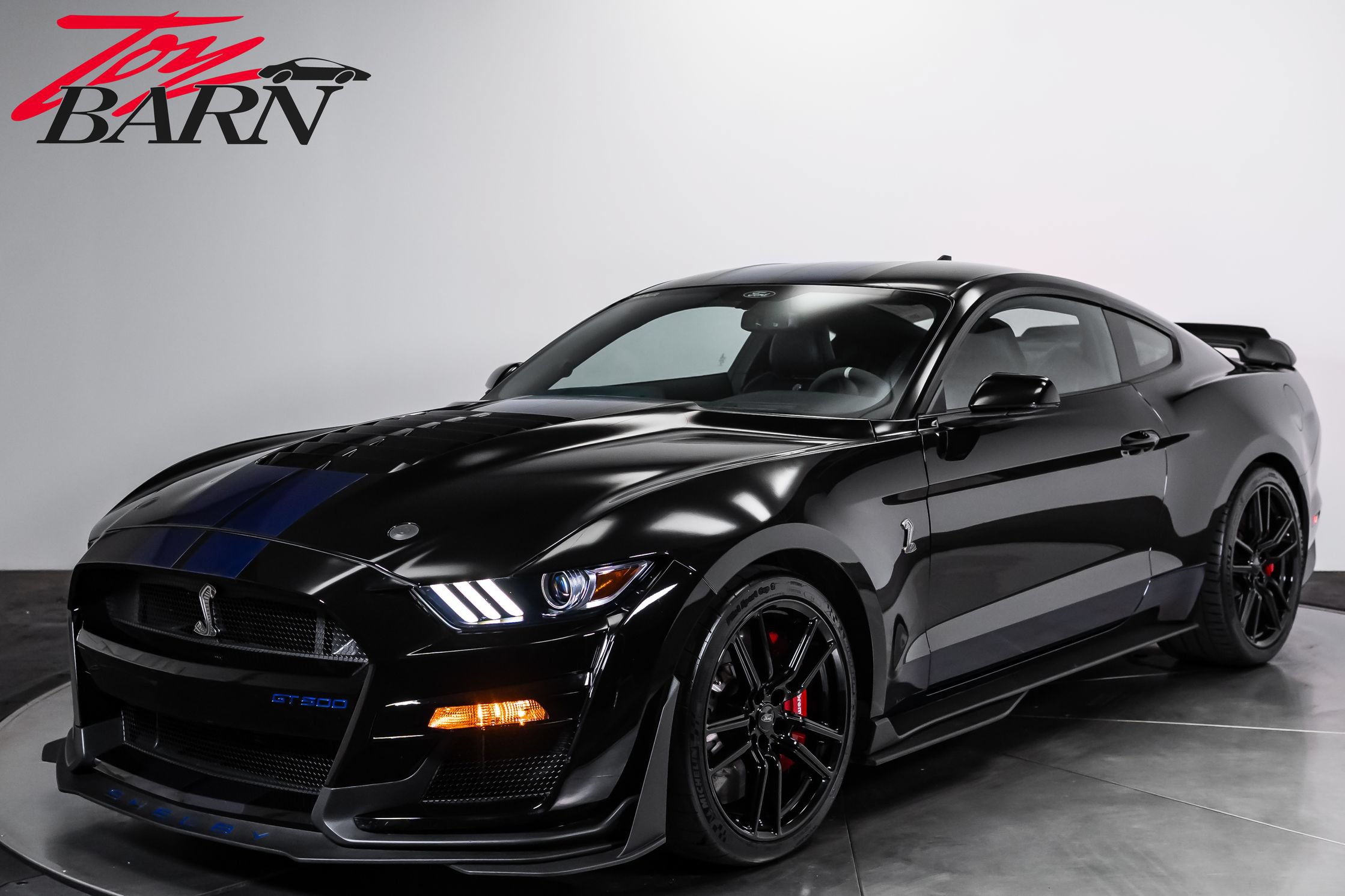 Used 2021 Ford Mustang Shelby GT500 w/ Technology Package RWD image 1