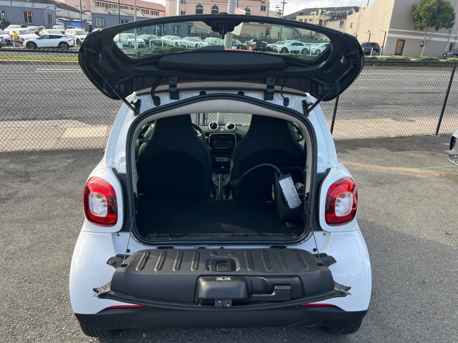Used 2019 smart fortwo electric drive image 8