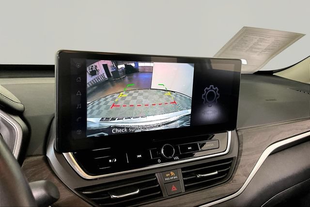 Used 2023 Nissan Altima 2.5 SV w/ SV Premium Package FWD image 13