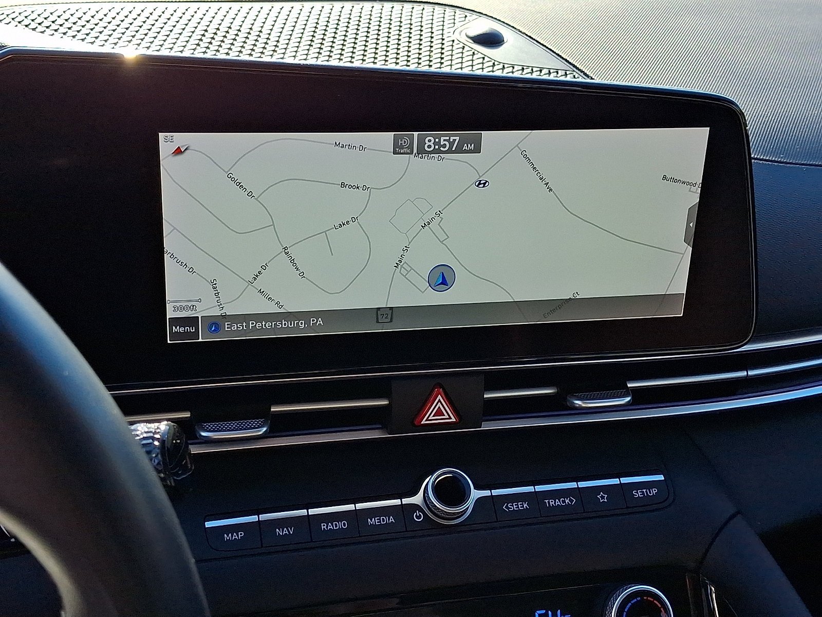 Used 2022 Hyundai Elantra Limited w/ Preferred Accessory Package FWD image 18