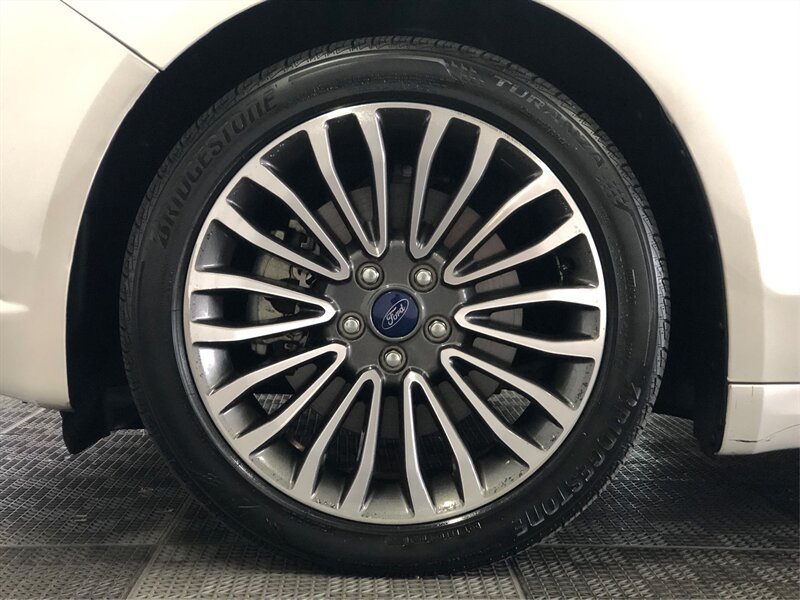 Used 2018 Ford Fusion Energi Titanium FWD image 19