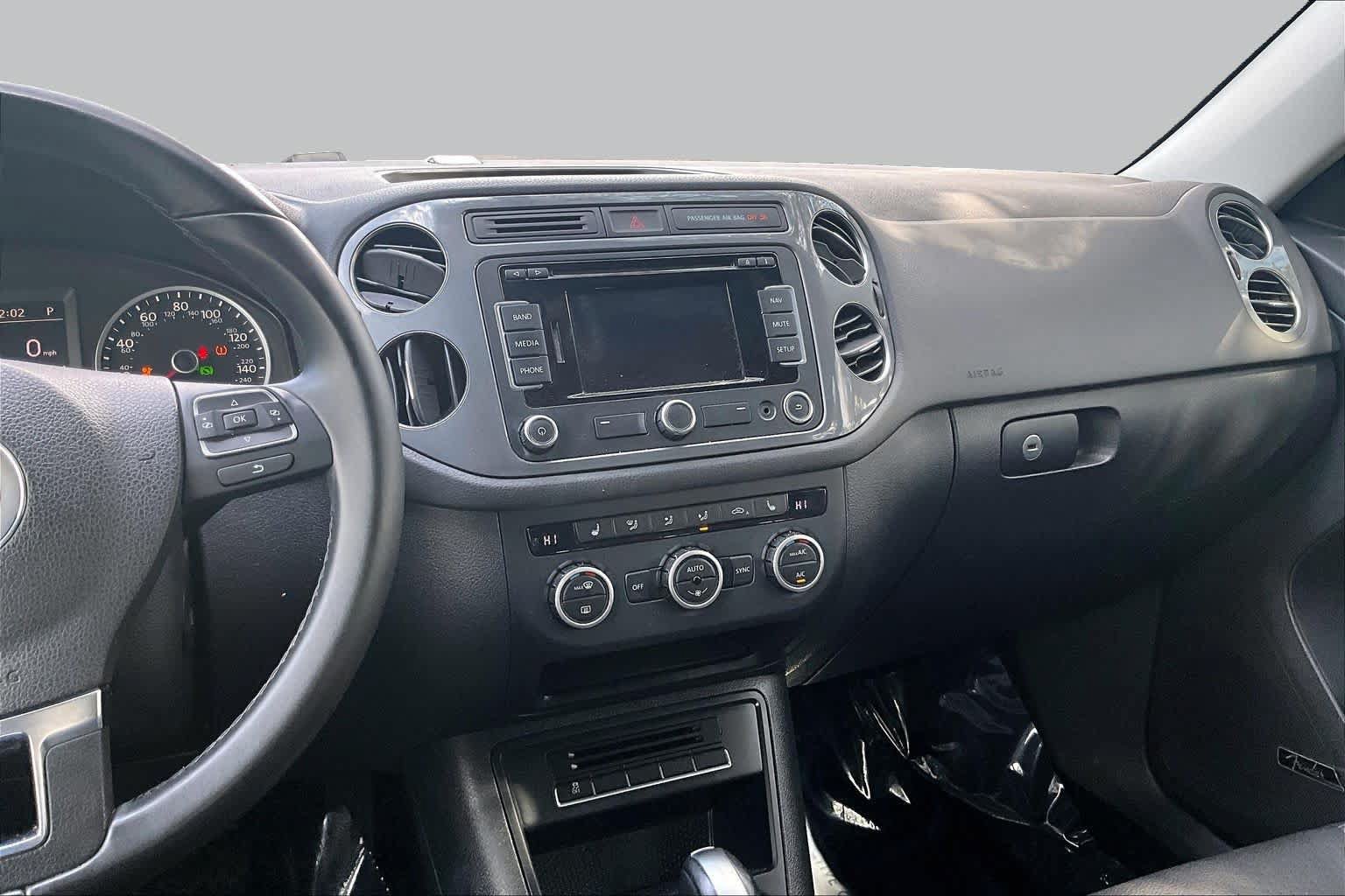 Used 2014 Volkswagen Tiguan SEL FWD image 7