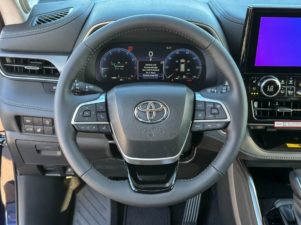 Used 2026 Toyota Highlander Limited AWD/4WD image 17