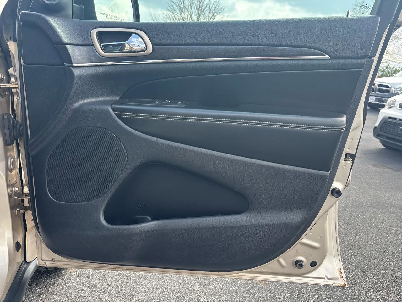 Used 2014 Jeep Grand Cherokee Limited w/ Luxury Group II AWD/4WD image 17