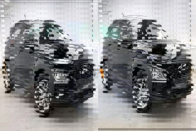 Used 2021 Hyundai Kona SE image 1