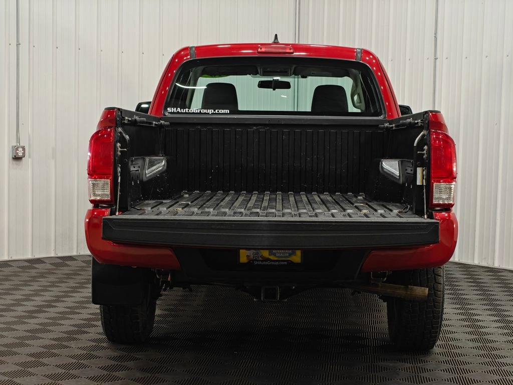 Used 2016 Toyota Tacoma SR image 17