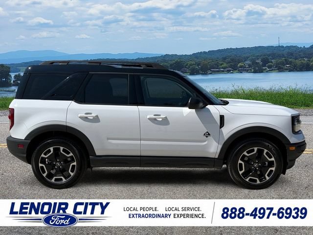 Certified 2022 Ford Bronco Sport Outer Banks w/ Tech Package AWD/4WD image 2