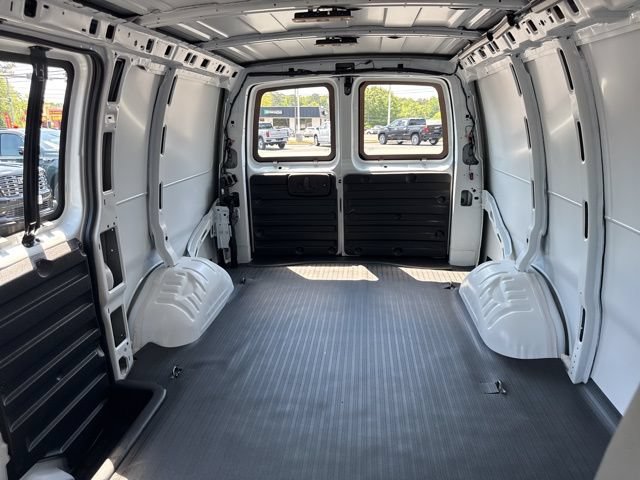 New 2026 GMC Savana 2500 w/ Driver Convenience Package RWD image 8