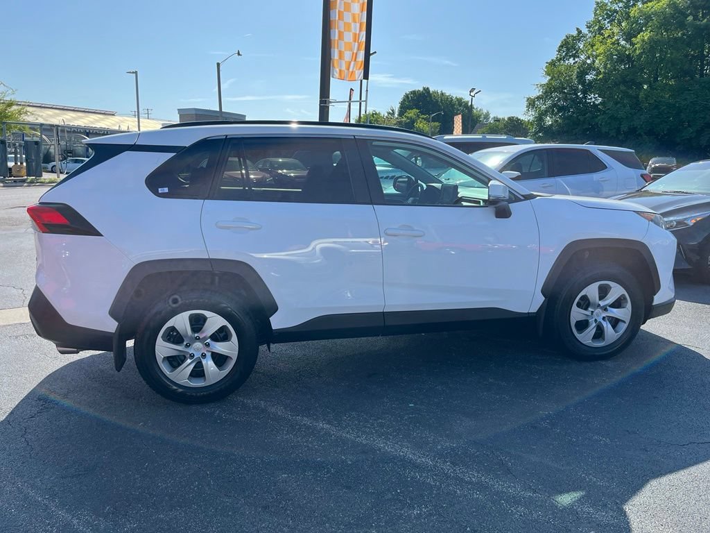 Used 2021 Toyota RAV4 LE FWD image 10