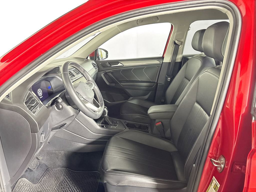 Certified 2023 Volkswagen Tiguan SE image 12