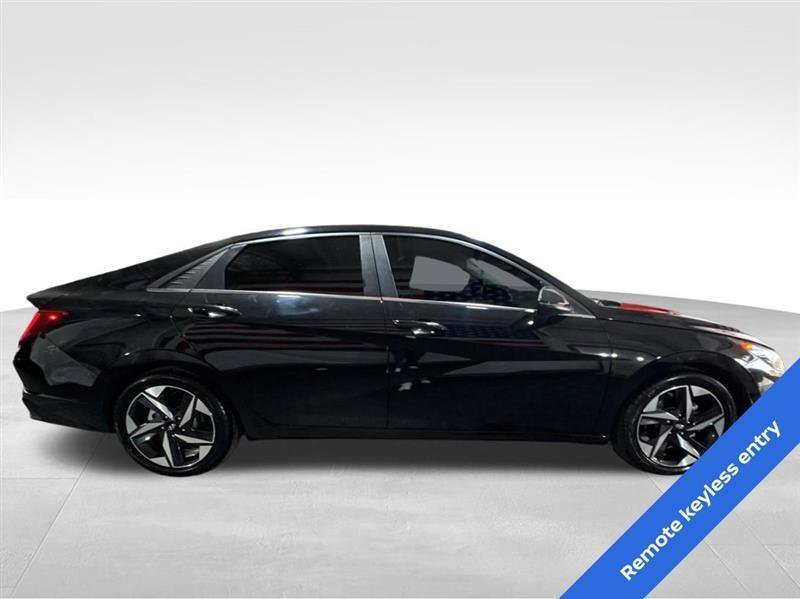 Used 2021 Hyundai Elantra Limited w/ Cargo Package image 4