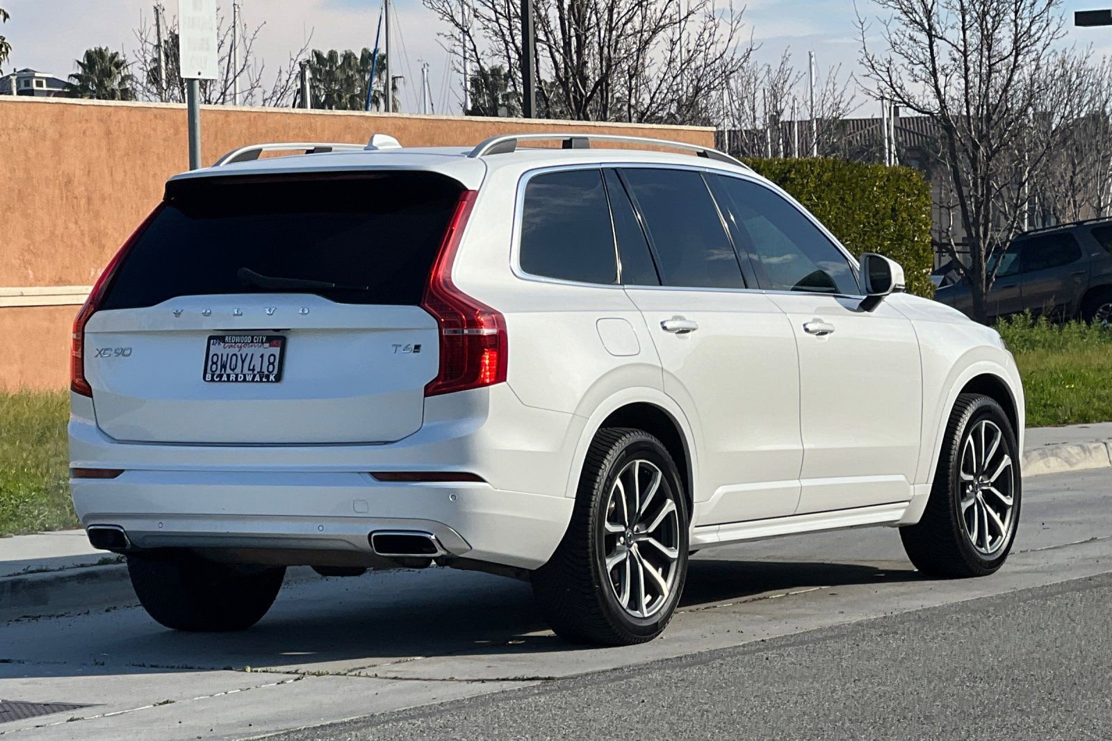 Used 2016 Volvo XC90 T6 Momentum w/ Protection Package Plus image 4