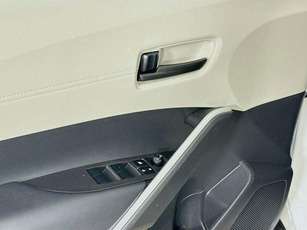 Certified 2024 Toyota Corolla Cross L image 20