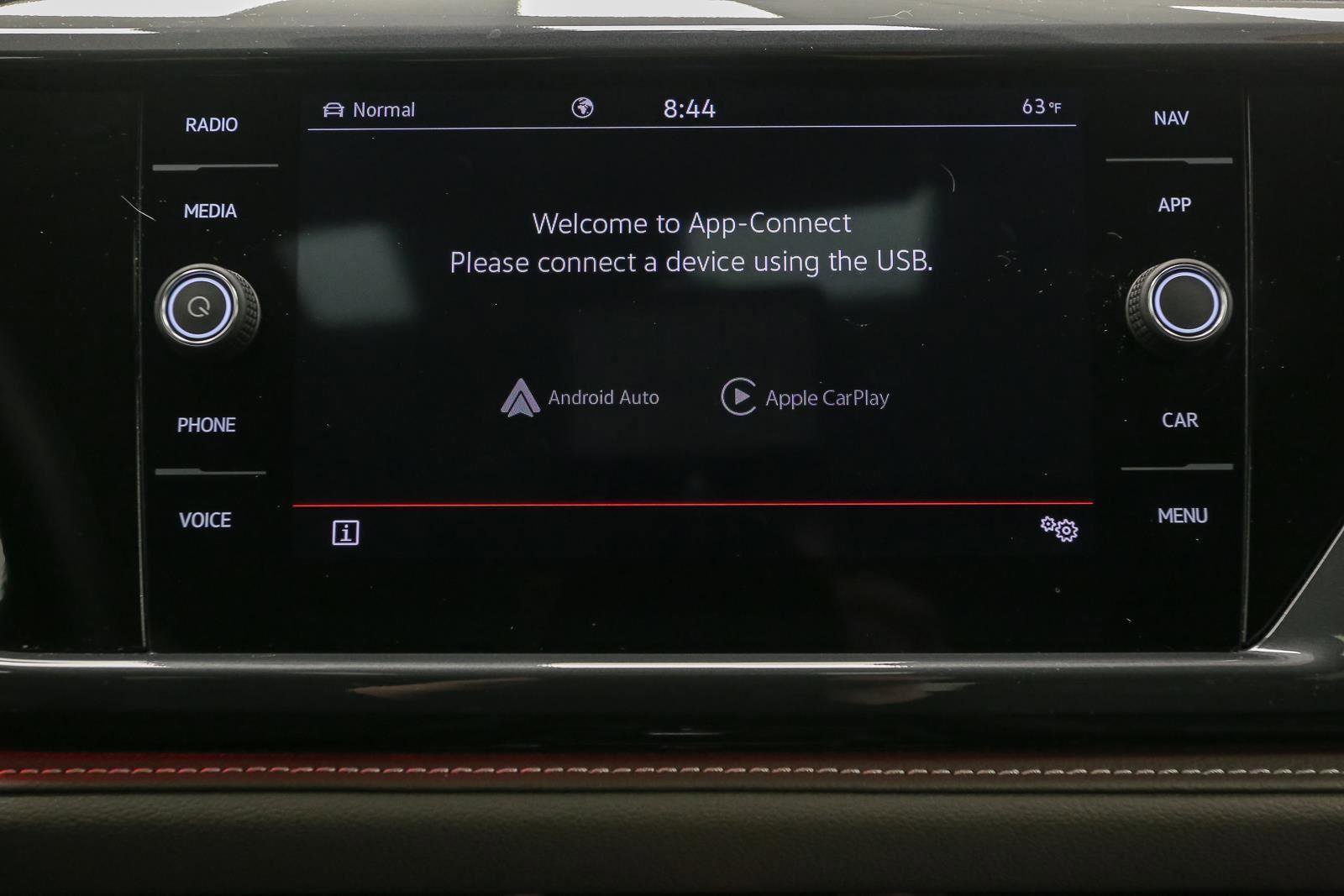 Certified 2024 Volkswagen Taos SEL image 31