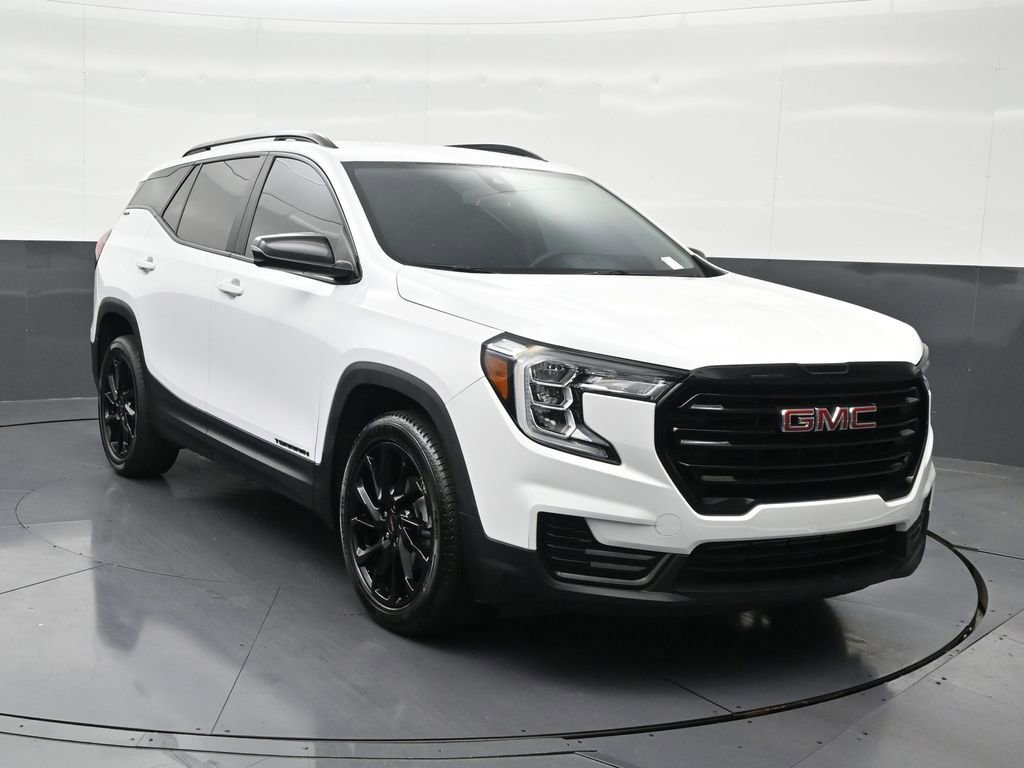Used 2024 GMC Terrain SLE w/ Driver Convenience Package image 8