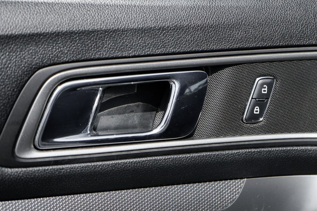 Used 2019 Ford Explorer XLT w/ Equipment Group 201A image 16